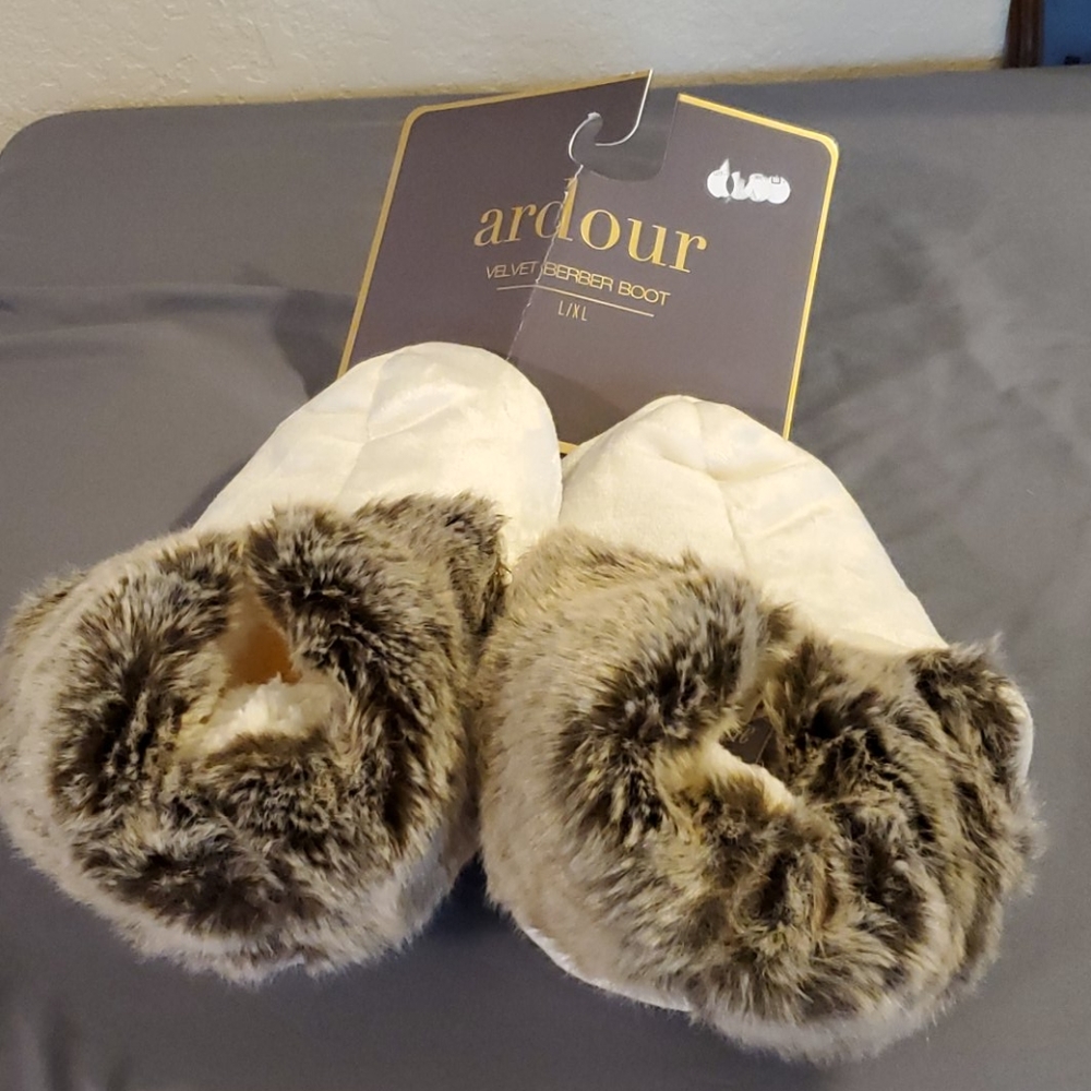 Velvet /berber boot